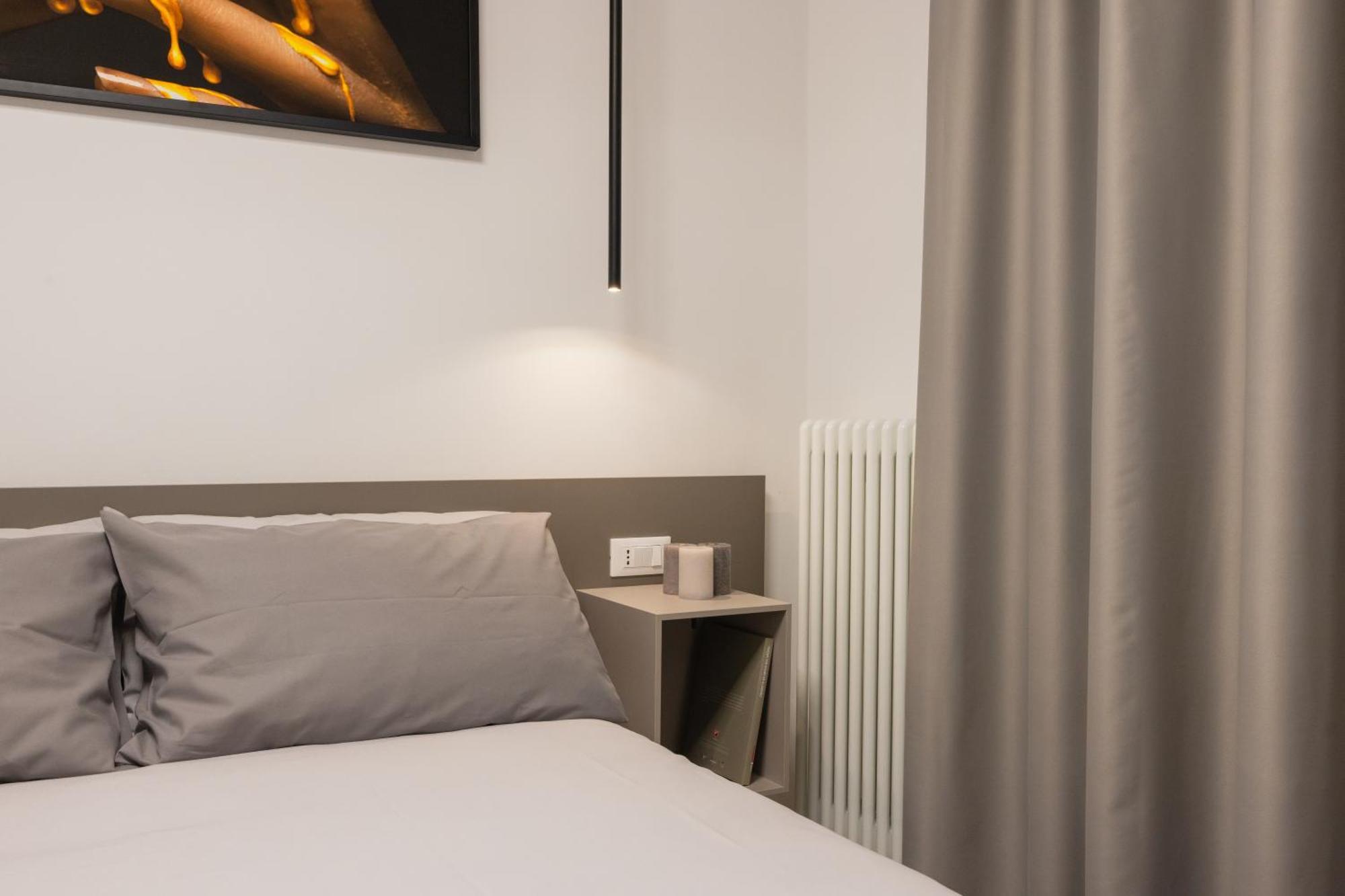Luxury Station Suite Болонья Экстерьер фото