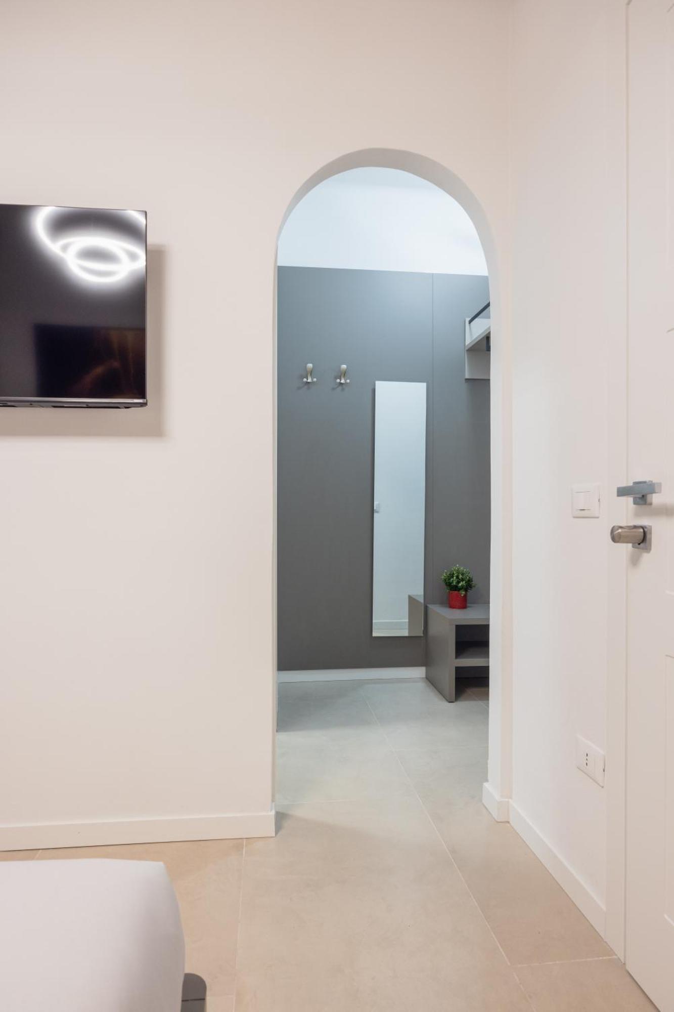 Luxury Station Suite Болонья Экстерьер фото
