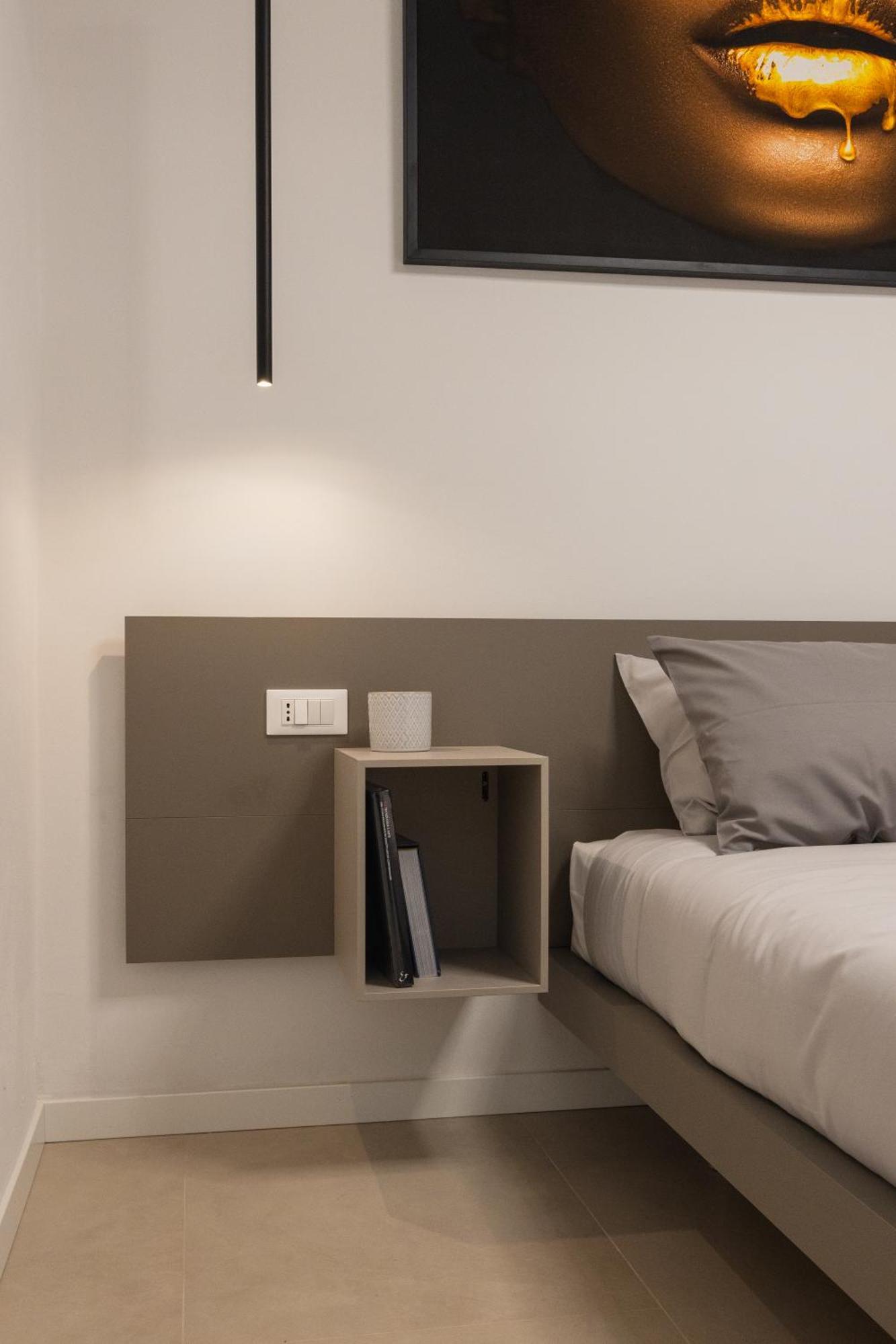 Luxury Station Suite Болонья Экстерьер фото