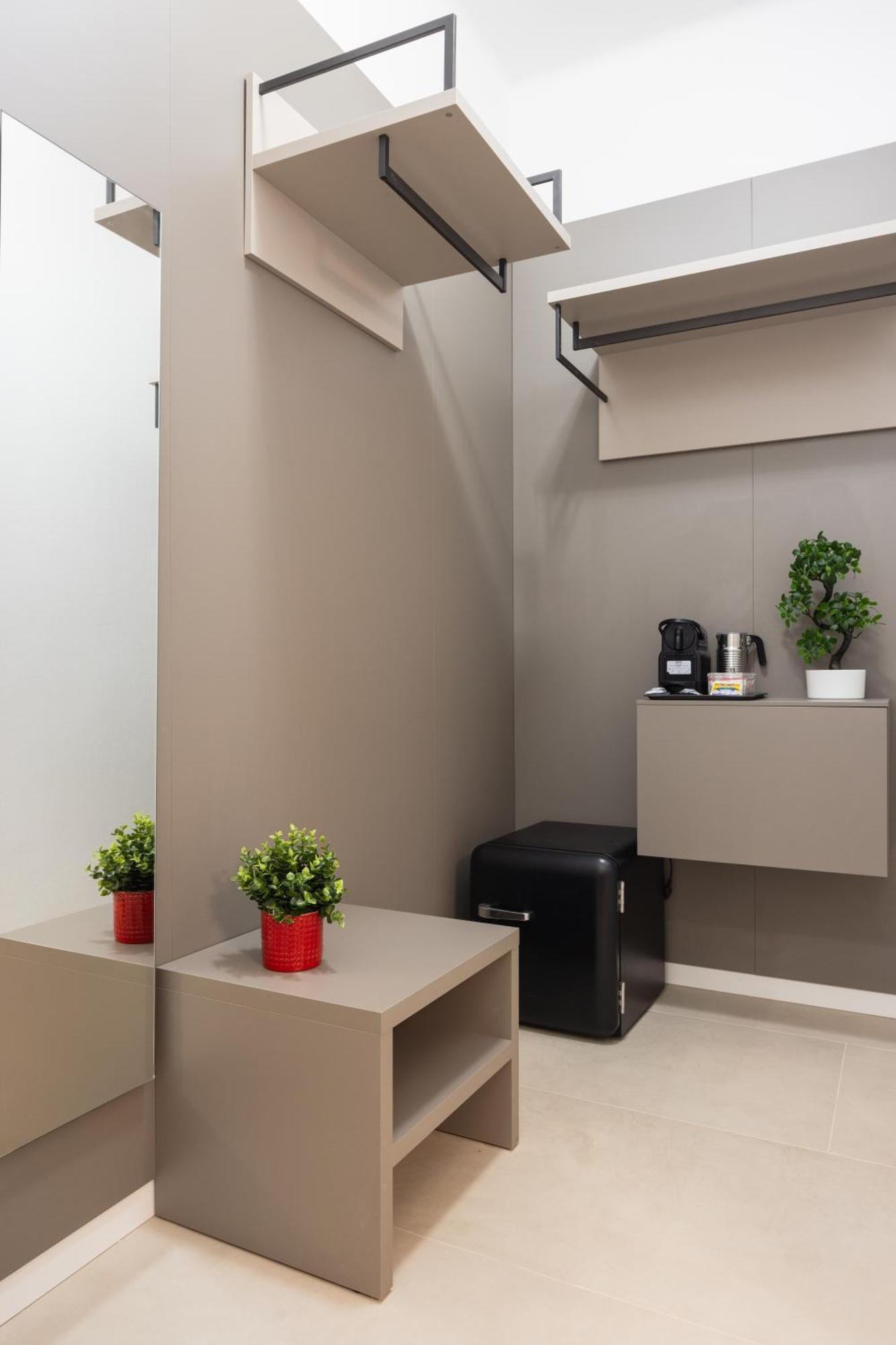 Luxury Station Suite Болонья Экстерьер фото