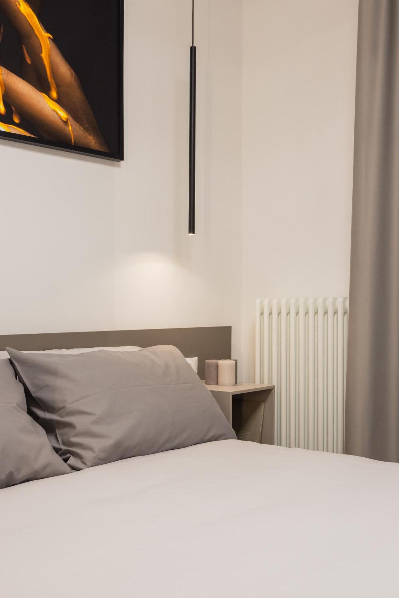 Luxury Station Suite Болонья Экстерьер фото
