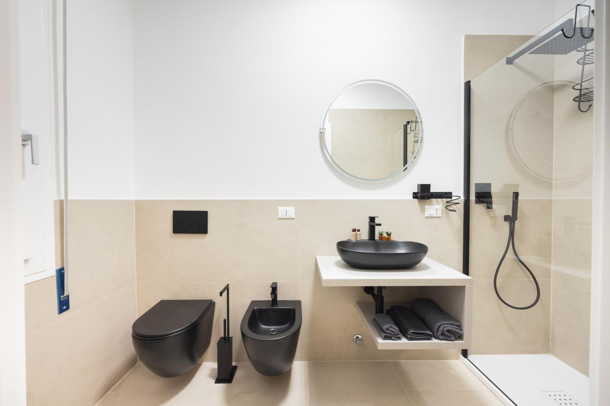 Luxury Station Suite Болонья Экстерьер фото