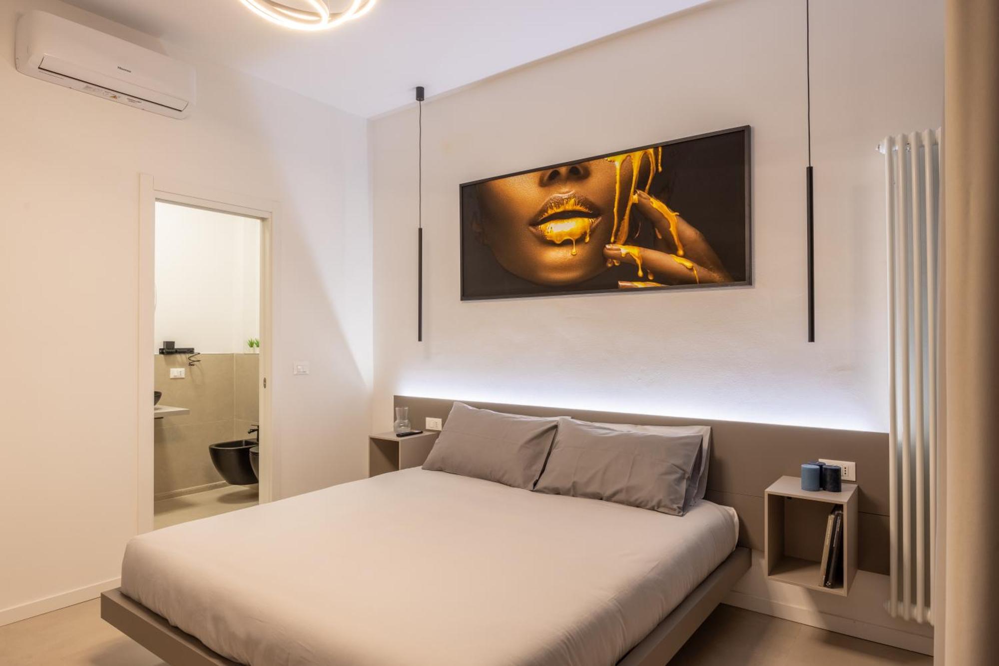 Luxury Station Suite Болонья Экстерьер фото