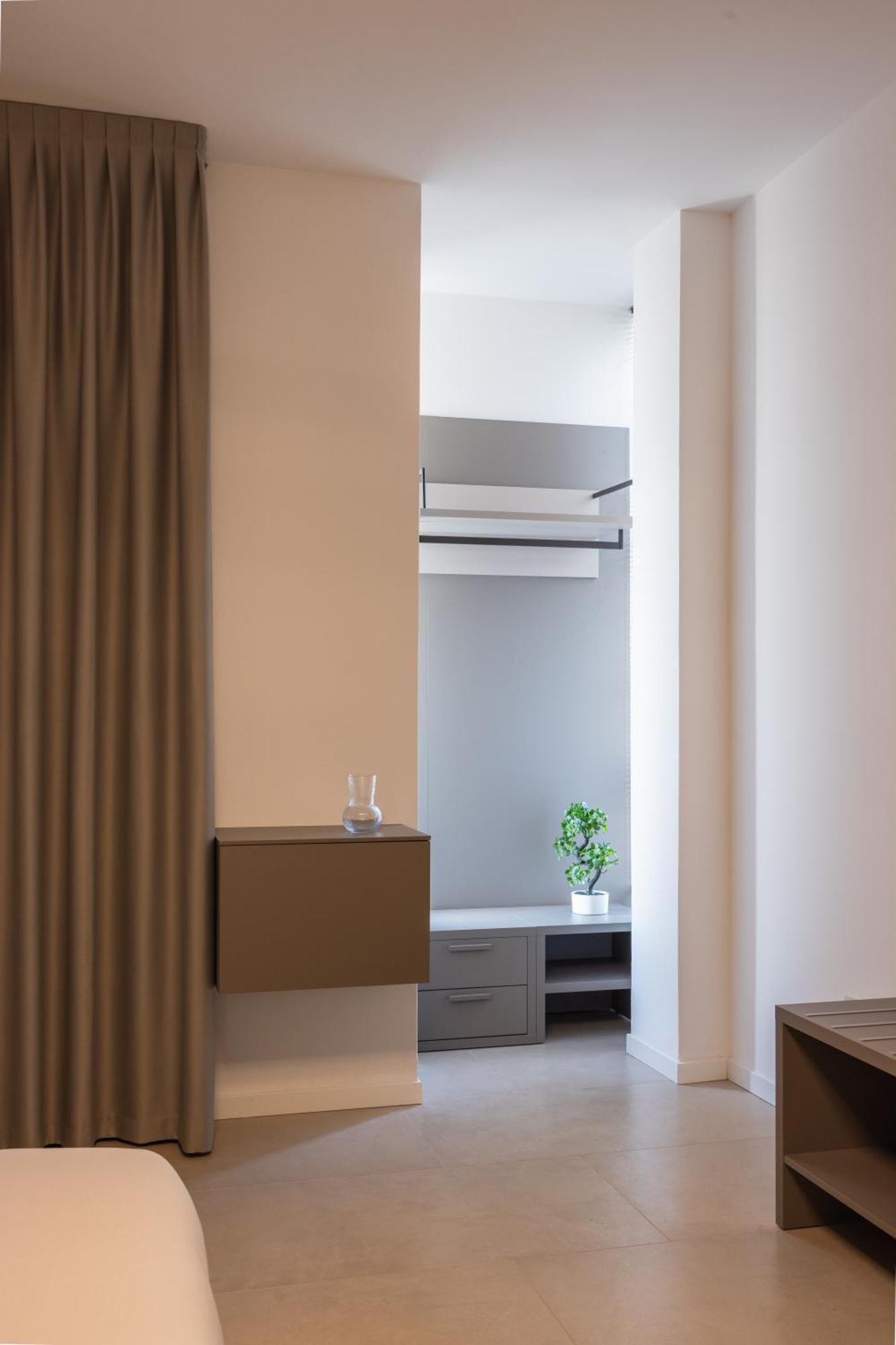 Luxury Station Suite Болонья Экстерьер фото